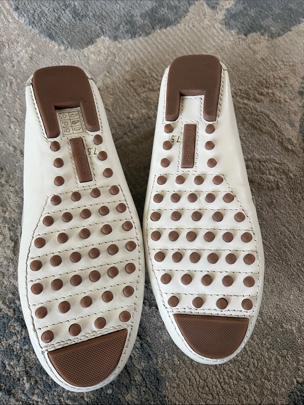 Tory Burch Cream Leather Loafers with Navy Kiltie and Green Stripe - Picture 4 of 7
